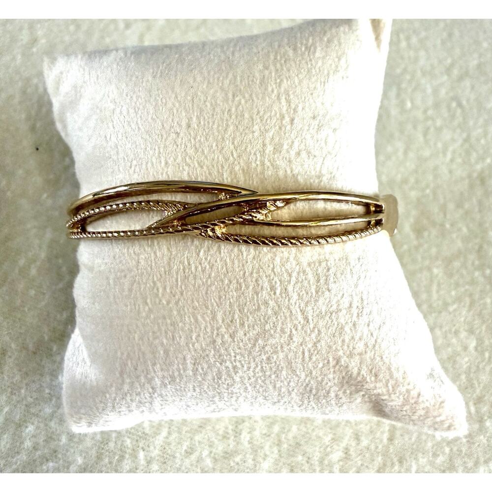 Vintage 80’s Estate Signed Napier Gold Tone Hinged Bracelet